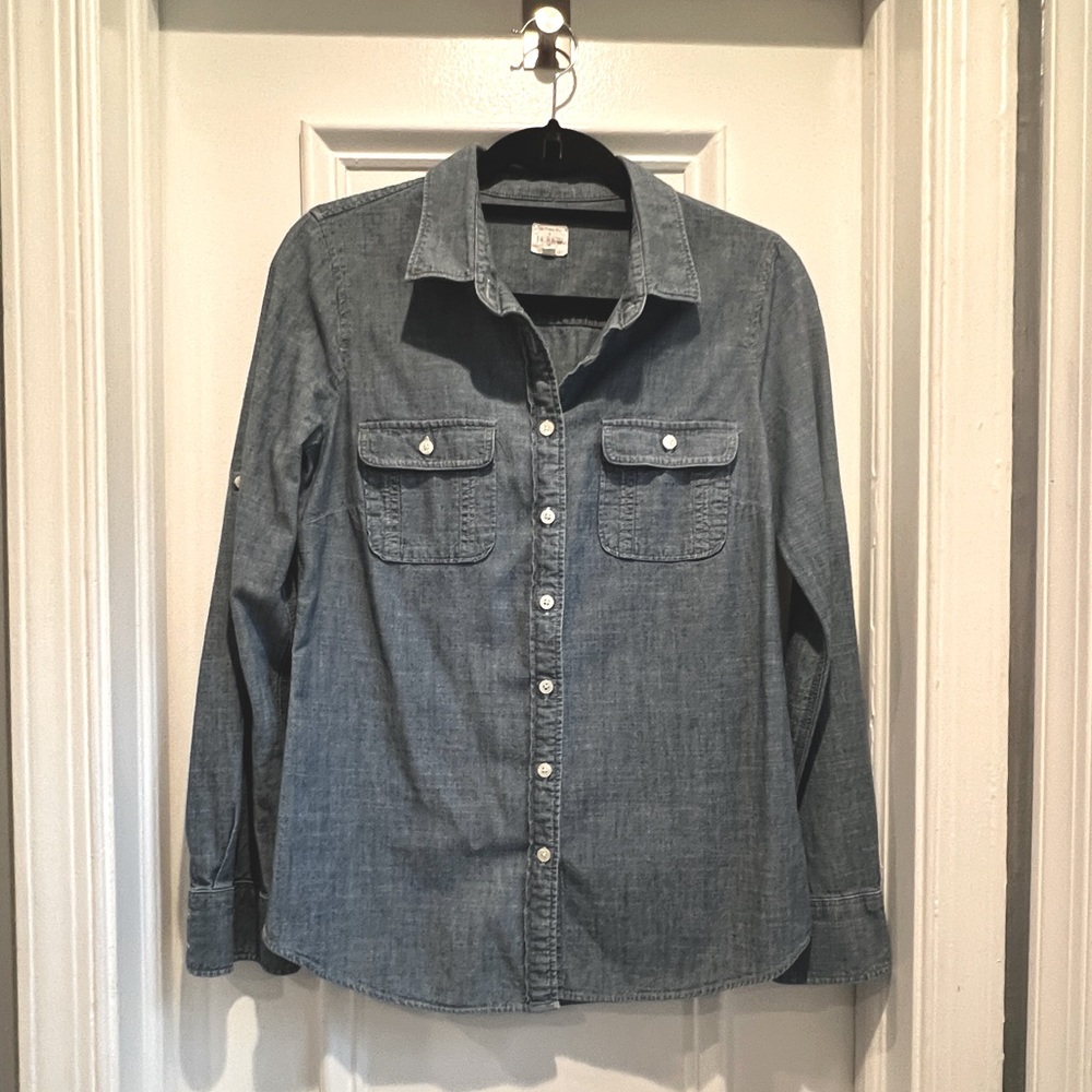J. Crew “The Perfect Shirt” chambray button-up, Size Small